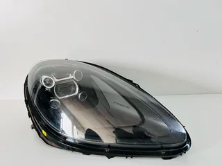 PORSCHE MACAN 95B FACELIFT – Right (Driver Side) LED Headlight | OEM 2019