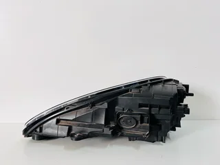 PORSCHE MACAN 95B FACELIFT – Right (Driver Side) LED Headlight | OEM 2019
