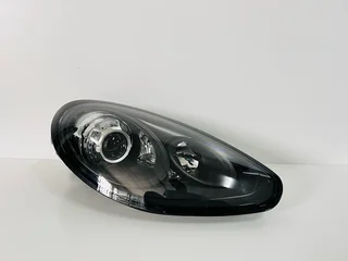Porsche Panamera 970 Xenon Right Headlight (Driver Side).