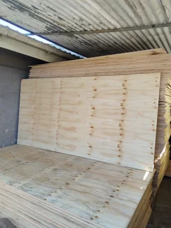 SHUTTERPLY BOARDSPINEPLY BOARDS 2440X1220 18MM R3990768700987