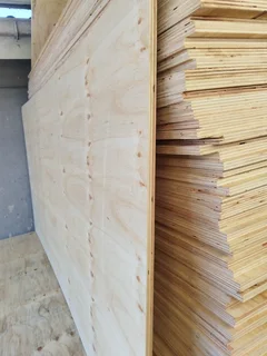 SHUTTERPLY BOARDSPINEPLY BOARDS 2440X1220 18MM R3990768700987