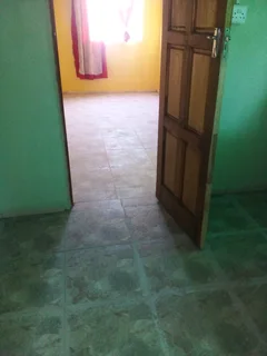 Separate entrance for rent in Ravensmead