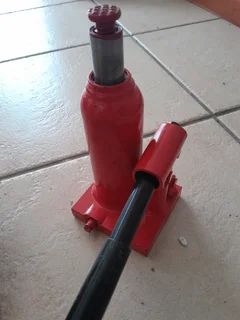 1.5 ton bottle Jack R250 neg