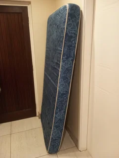 Singel mattress in good condition