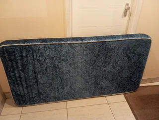 Singel mattress in good condition
