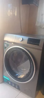 FOR SALE: 10kg Hisense Steam Washing Machine