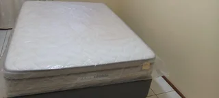 Bed for sale, excellent condition (hardly used)