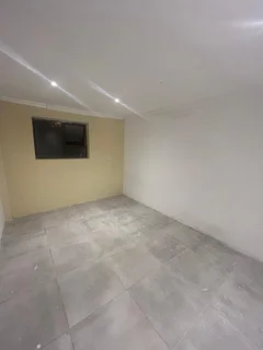 2 bedroom seperate entrance to rent in Zeekoevlei