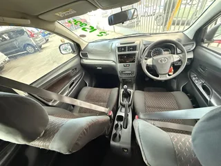 Silver Toyota Avanza 1.3 sx!