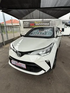 2020 TOYOTA CHR. PERFECT FAMILY VEHICLE. FINANCE WITH LOW INSTALLMENT