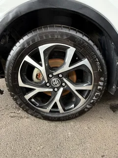 2020 TOYOTA CHR. PERFECT FAMILY VEHICLE. FINANCE WITH LOW INSTALLMENT