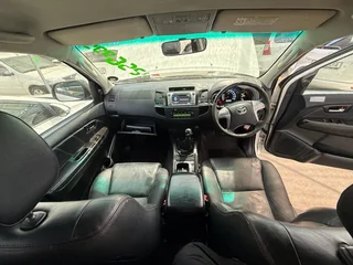 White Toyota Fortuner 3.0 D-4D R/Body with 195101km available now!