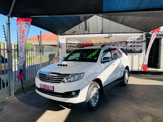 White Toyota Fortuner 3.0 D-4D R/Body with 195101km available now!