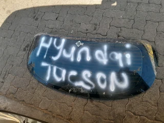 Hyundai tucson toilget glass 2018