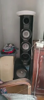 Samsung home theatre saround system works 100% can contact 0844850568 R3500