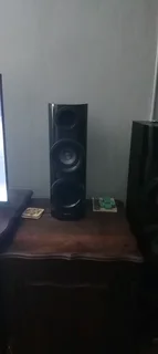 Home theatre saround system