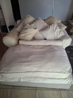 Bed /couch