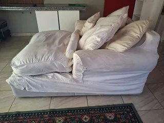 Bed /couch