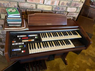 Technics organ for sale- excellent con