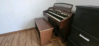 Hamond Electrical Organ