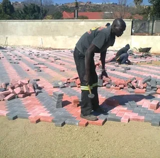 Tarsurfacing and drive ways