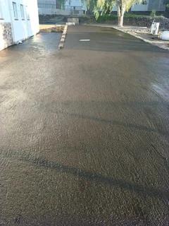 Tarsurfacing and drive ways