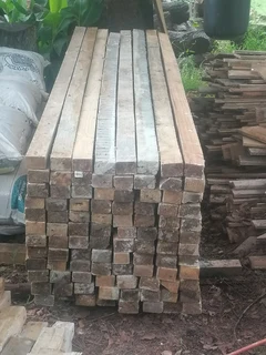 SA Pine Purlins 2&#39;x&#39;3&#39;&#39;x 3m W.O.S. for Sale