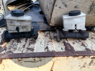 Ford courier 1989 brake master cylinders