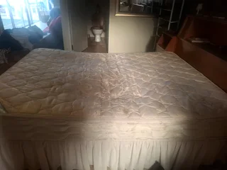 Double bed for sale R1000.00