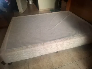 Double bed for sale R1000.00