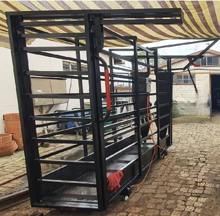 Cattle crate and bale rings