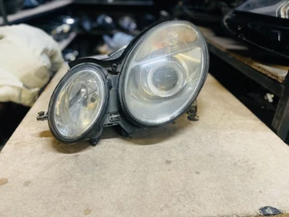 Mercedes e class e320 w211 xenon headlight