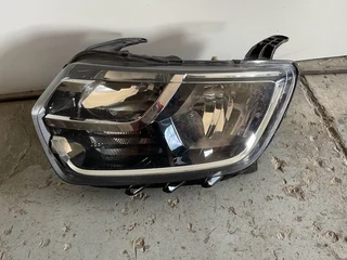 Renault Dacia duster headlight
