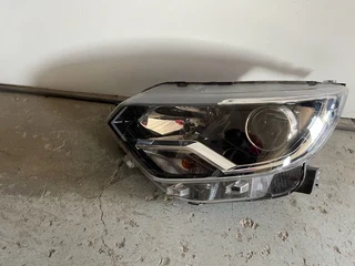 Renault triber headlight