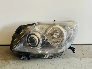 Toyota land cruiser p r a d o 150 2009 2010 2011 2012 2013 headlight