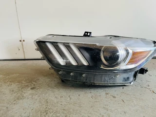 Ford mustang headlights prefacelift