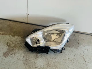 Suzuki swift 2017 2023 halogen l h s headlight