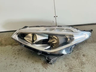 Peugeot 208 led headlight