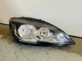 Peugeot 308 mk2 front halogen headlight