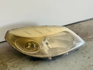 Renault sandero headlight