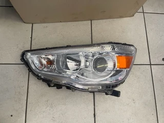 Mitsubishi asx headlight