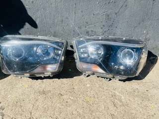 Mahindra scorpio left and right side headlight