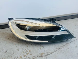 Volvo V40 2013-2019 headlight