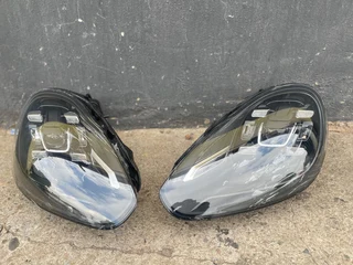 Porsche Cayenne turbo GTS   headlights
