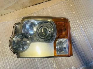 Land Rover Discovery 3 headlight ( LR3 )