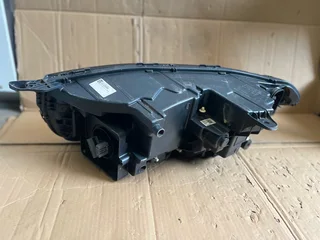 Volvo XC90 headlight