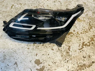 Range Rover Velar L560 headlight