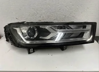 Audi Q7 headlight