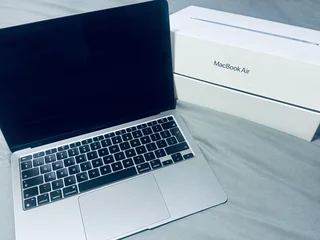 13-inch MacBook Air with Apple M1 chip