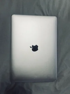 13-inch MacBook Air with Apple M1 chip